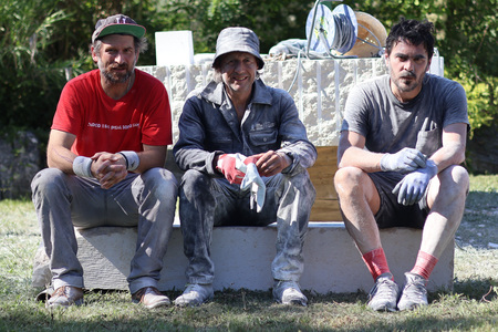 od L proti D_Ištvan Išt Huzjan (vodja delovišča), Max Seibald (kiparski mojster), Giorgio Andreotta Calo